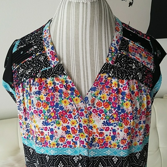 DR2 floral blouse - Picture 2 of 6